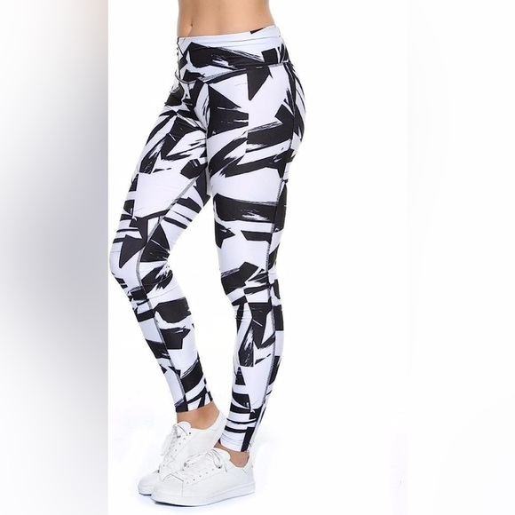 Nike Pants - Nike Women's Dri-Fit Leggings -White/Black